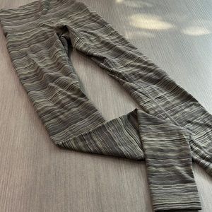 Lululemon high waisted leggings in black and green colors
